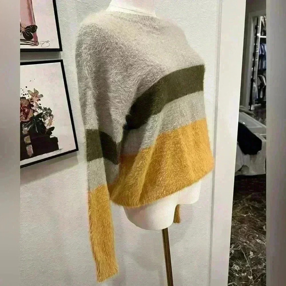 WOVEN HEART Striped Colorblock Fuzzy Sweater Size Small Women - Picture 2 of 7